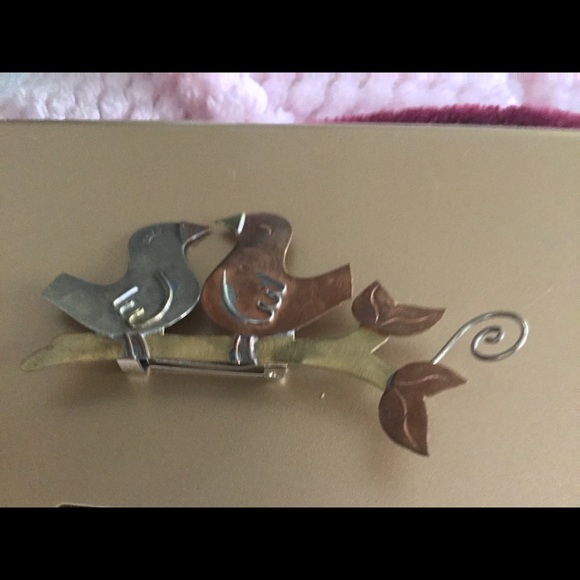 Beautiful abstract metal brooch - Picture 2 of 5